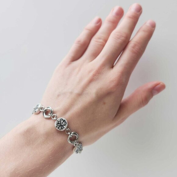 Iridescent victorian gothic and mobius rose silver charm bracelet - Picture 6 of 8